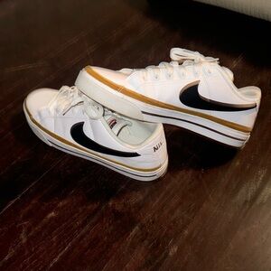Nike Men’s Size 9